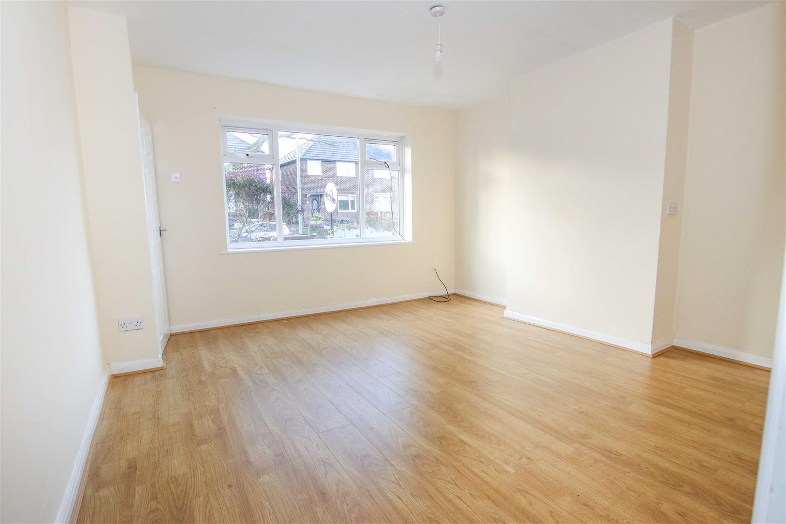 Latest Properties Bob Gutteridge Estate Agents and Valuers